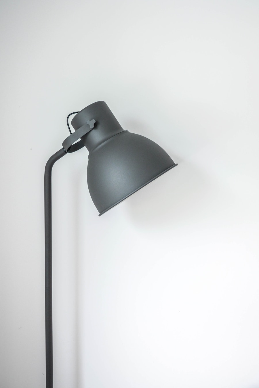 Adjustable desk lamp